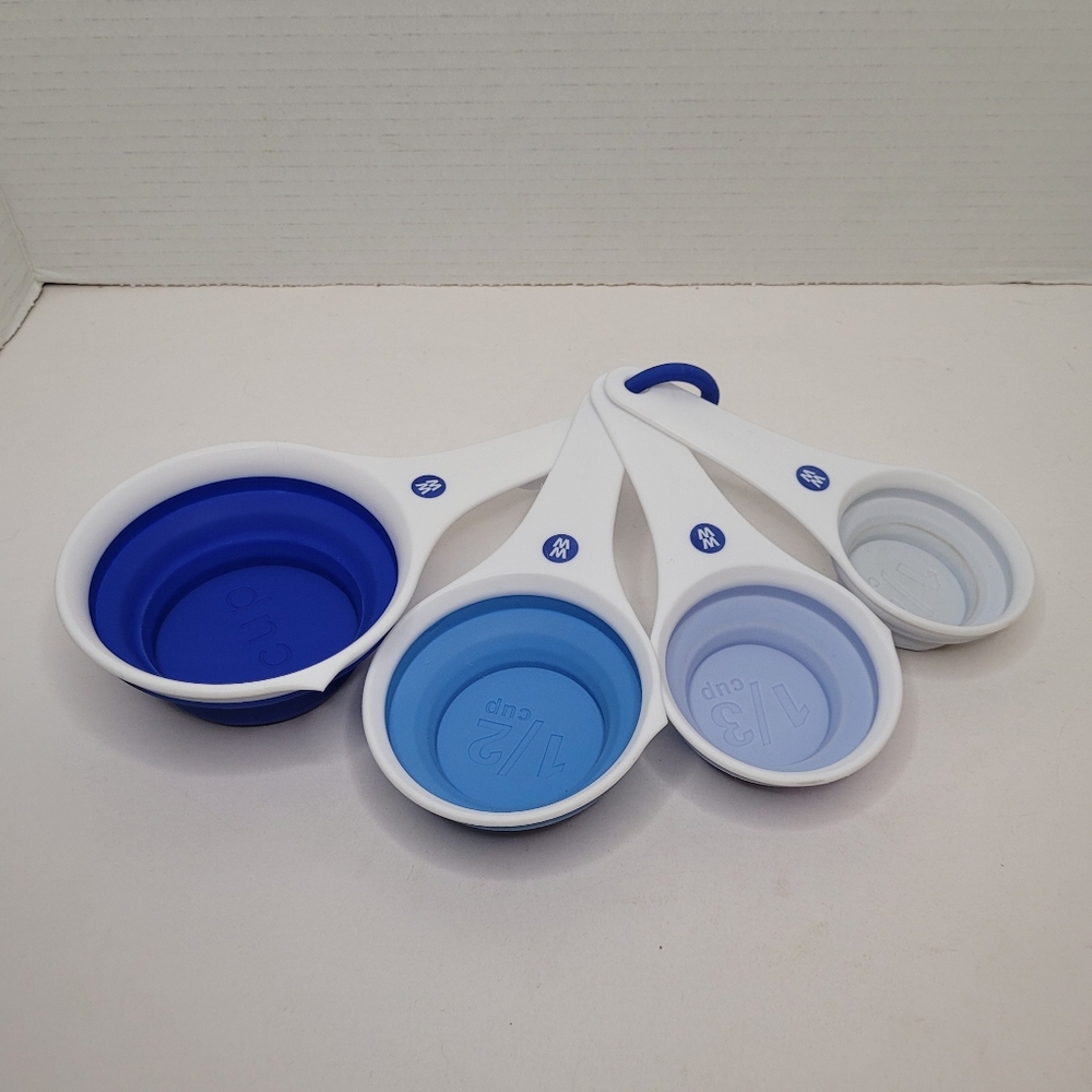 Weight Watchers Blue and White Collapsible Measuring Cups Set